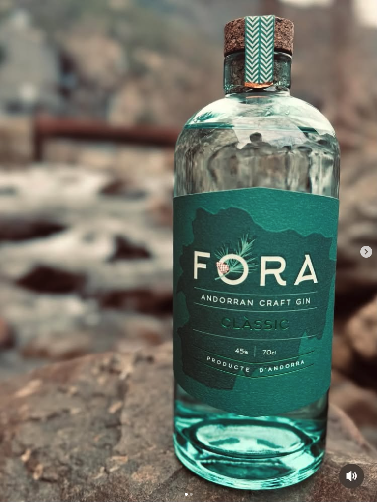 Packaging-and-Branding-for-Andorran-Gin-Fora